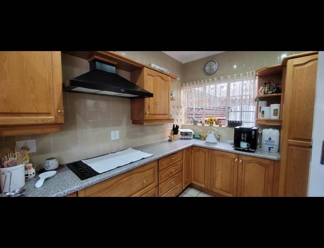 3 BEDROOM TOWNHOUSE FOR SALE IN BRACKENHURST